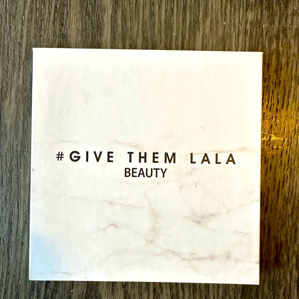 The Grown Woman Eyeshadow Palette. # Give Them‎ Lala Beauty. 9 shades
